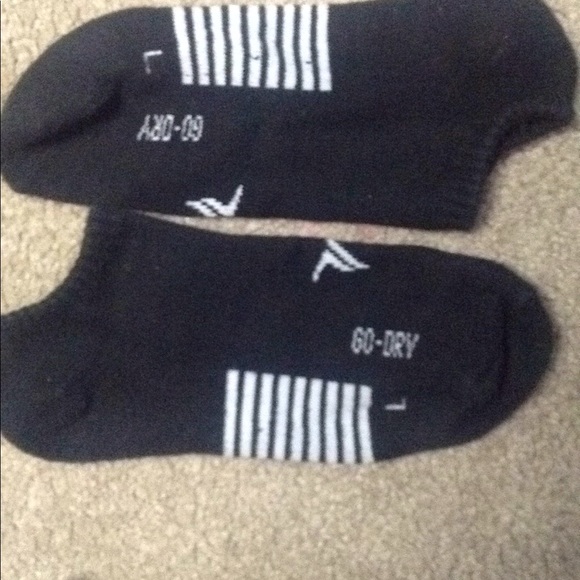 Old navy active boys ankle socks - Picture 2 of 2